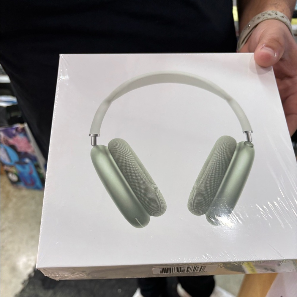 Green AirPod max’s